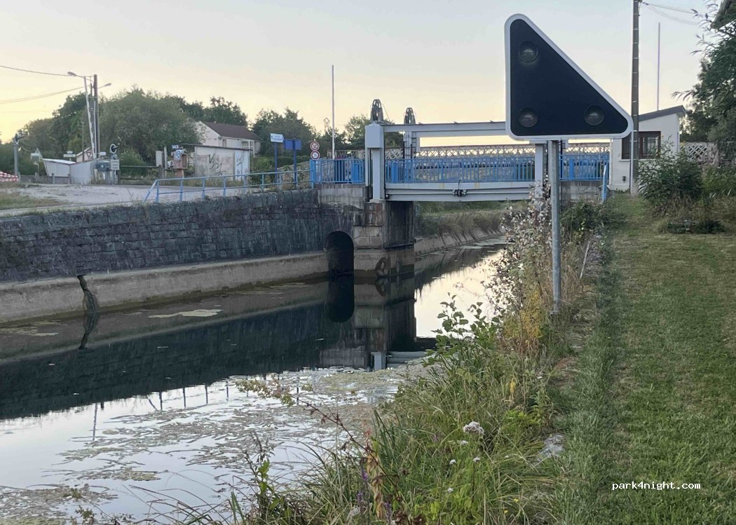 (52000) Luzy-sur-Marne - 2 Grand Rue — foto 2
