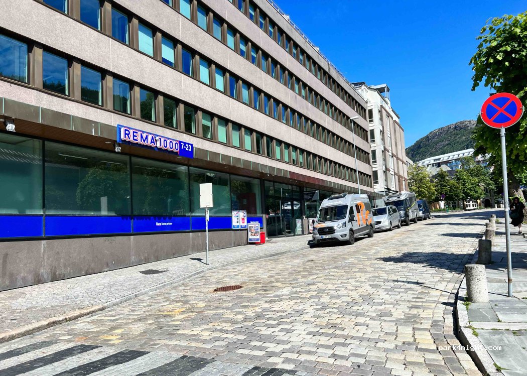 (5003) Bergen - 10/12 Dreggsallmenningen — foto