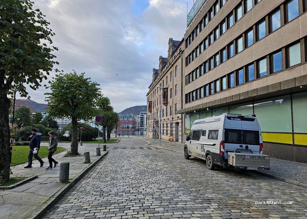 (5003) Bergen - 10/12 Dreggsallmenningen — foto 3