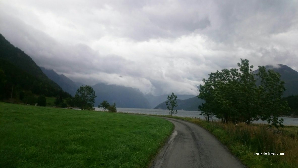 (6620) Ålvundeid - Unnamed Road — foto