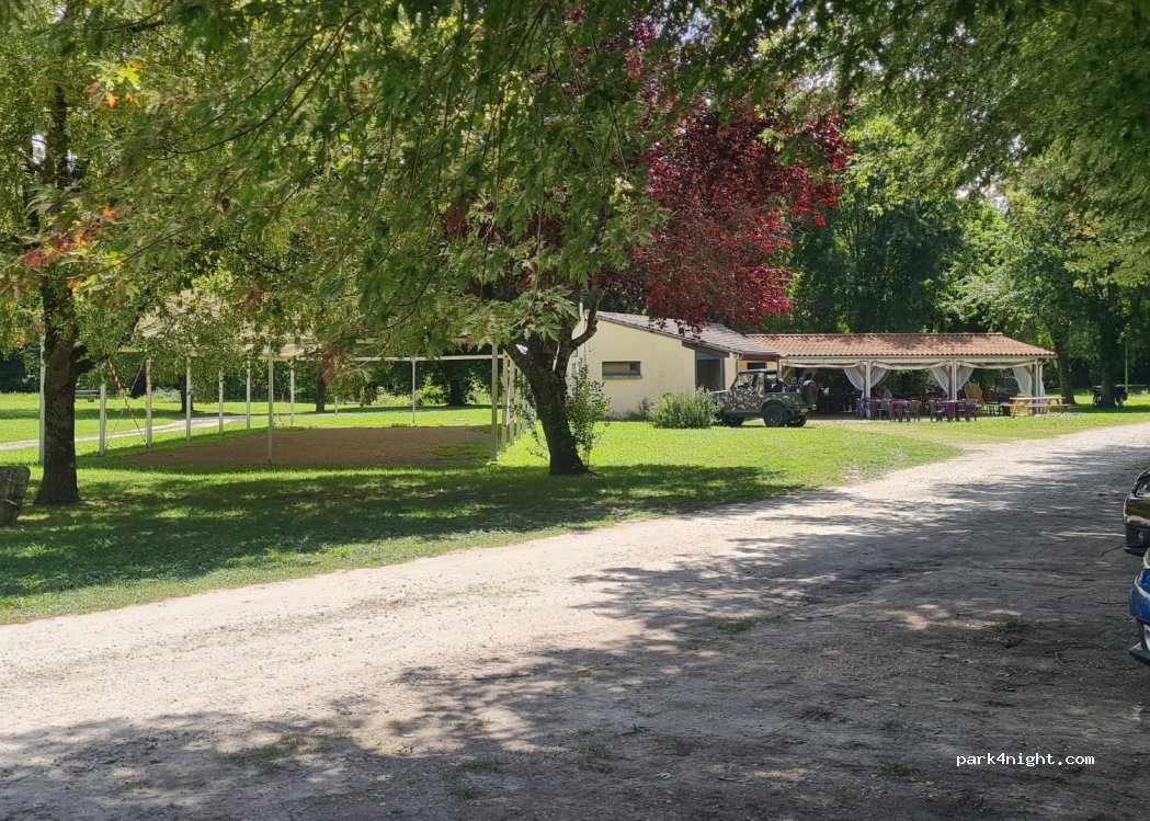 (16390) Saint-Séverin - 2001 Prairie de Chez Montet — foto 2