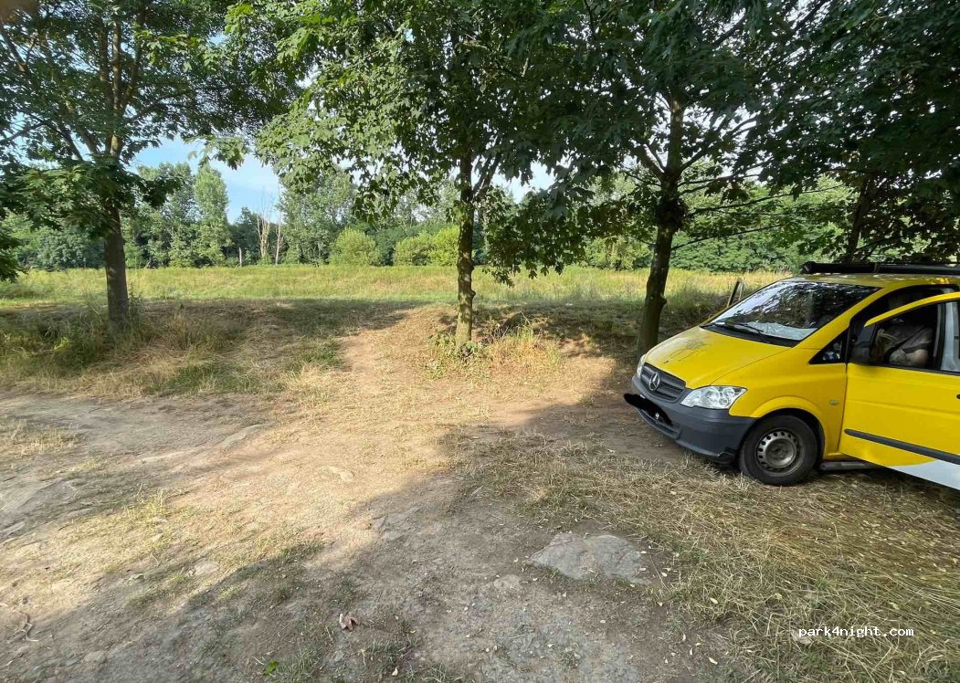 (687 03) Huštěnovice - — foto