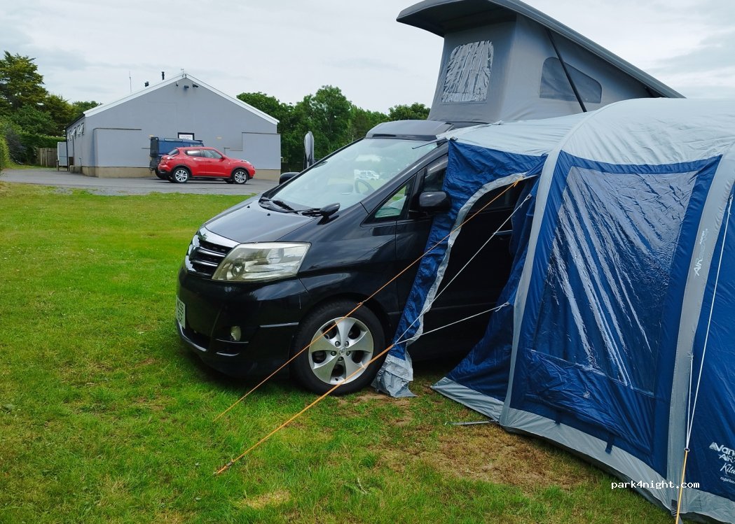 Well Park Caravans — foto