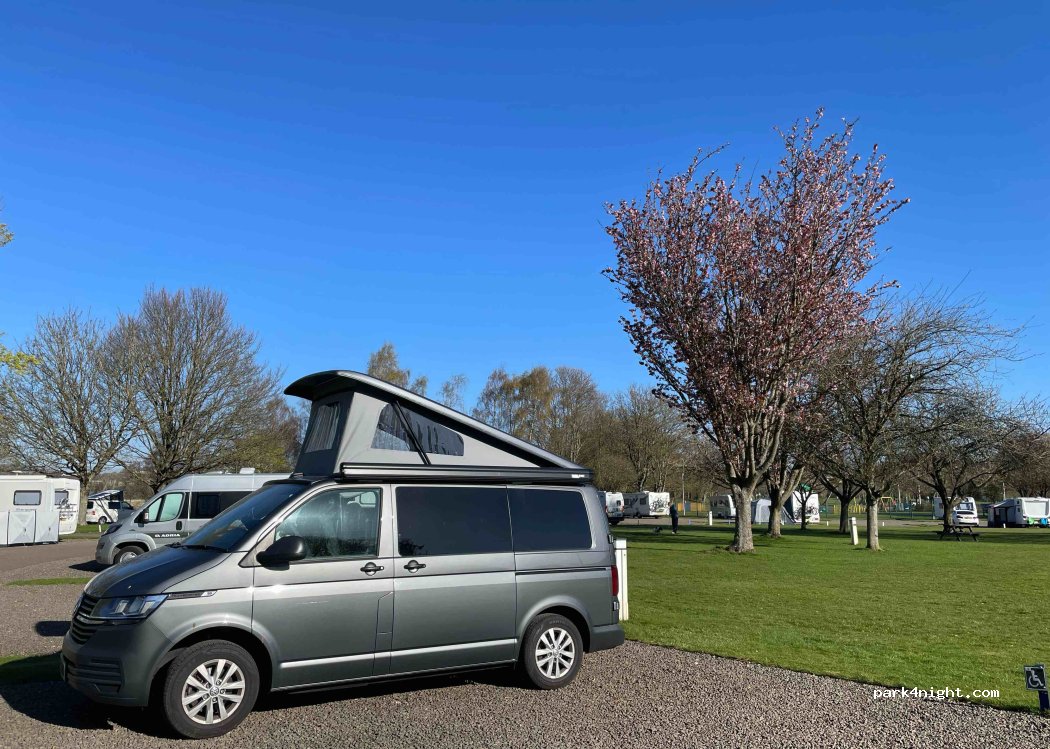 Forfar Lochside Caravan and Motorhome Club Campsite — foto