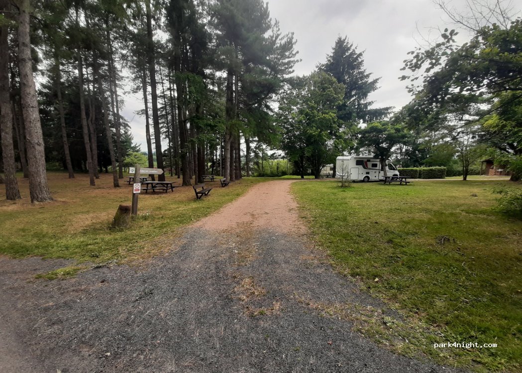 (03220) Saint-Léon - Champ Bour — foto 3