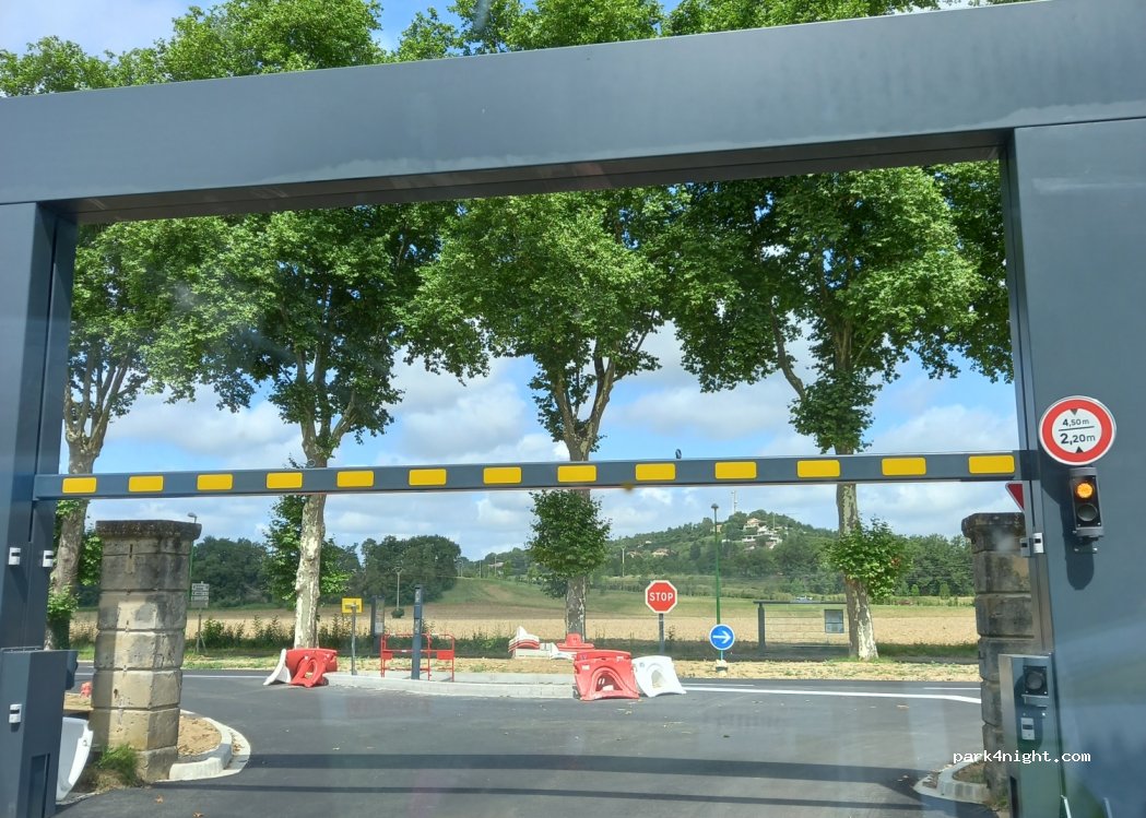 (81100) Castres - 209 Avenue de Roquecourbe — foto 2