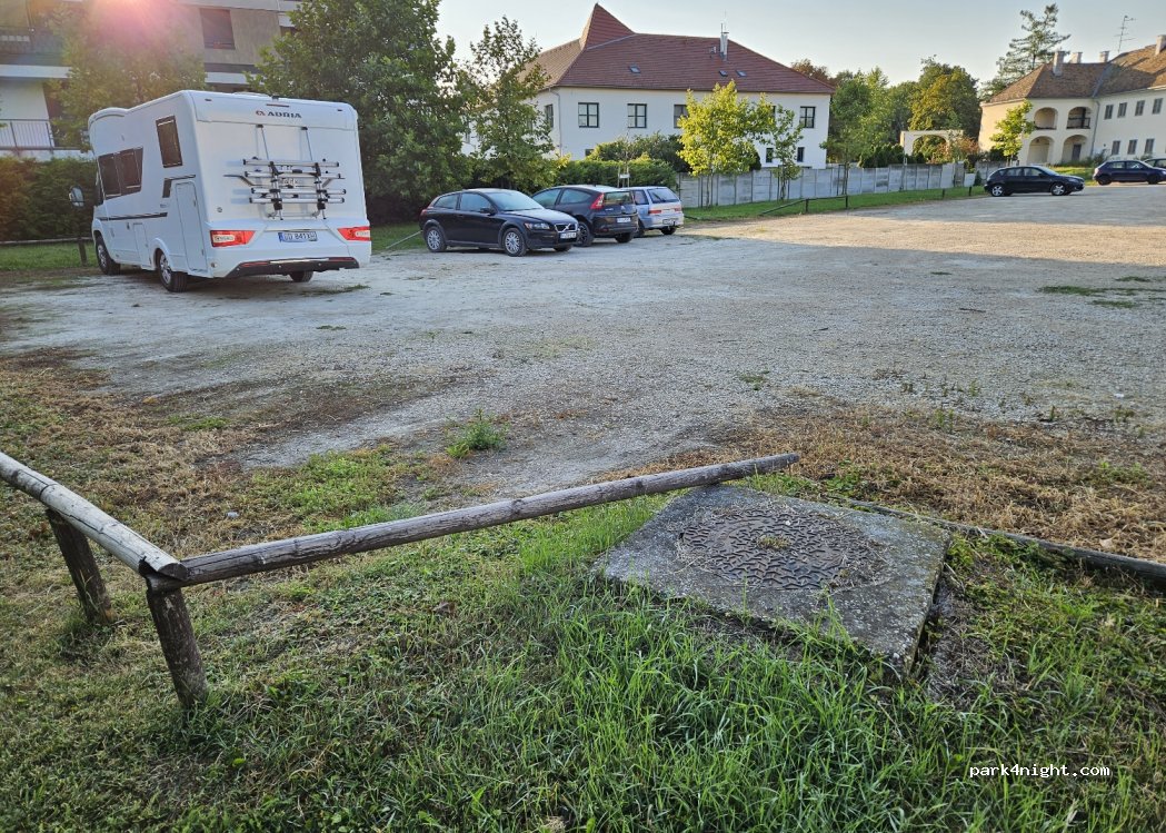 (9200) Mosonmagyaróvár - Kapucinus utca — foto 2