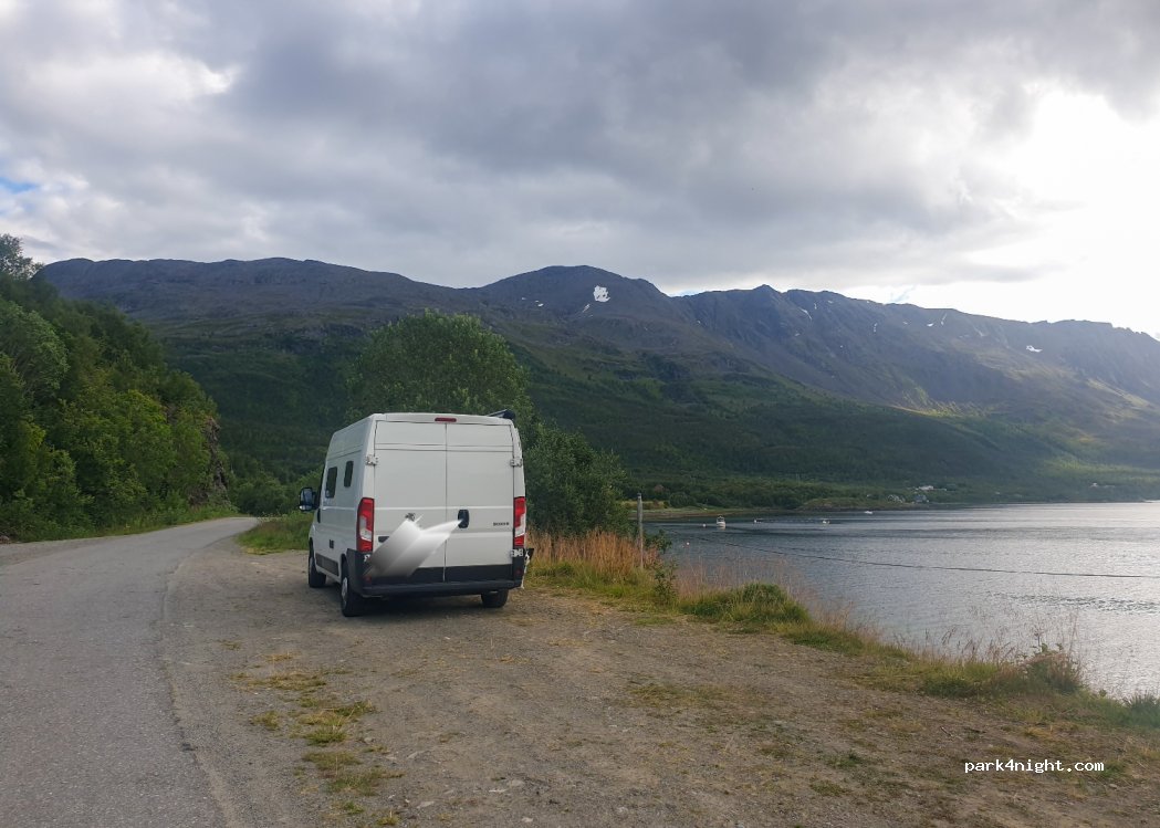 (9163) Jøkelfjord - 89-170 Saltnesveien — foto