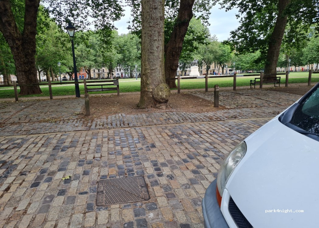 (BS1 4NH) Bristol - 18 Queen Square — foto