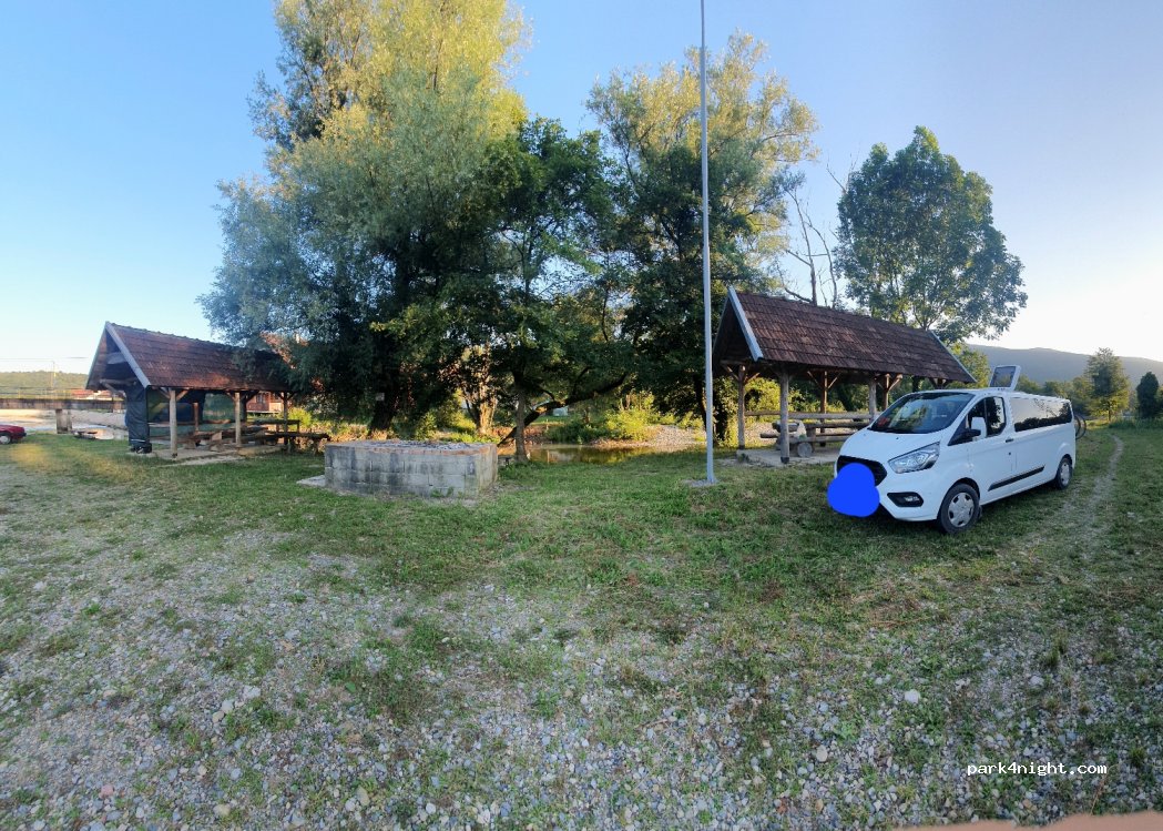 (79285) Sanica - Unnamed Road — foto