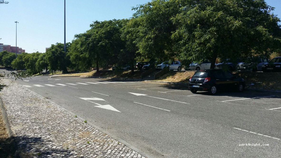 (2805) Almada - Avenida José Cardoso Pires — foto