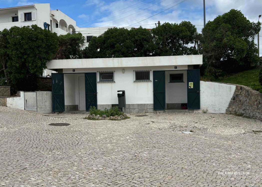 (2705) Colares - Av. Eugene Levy — foto 2