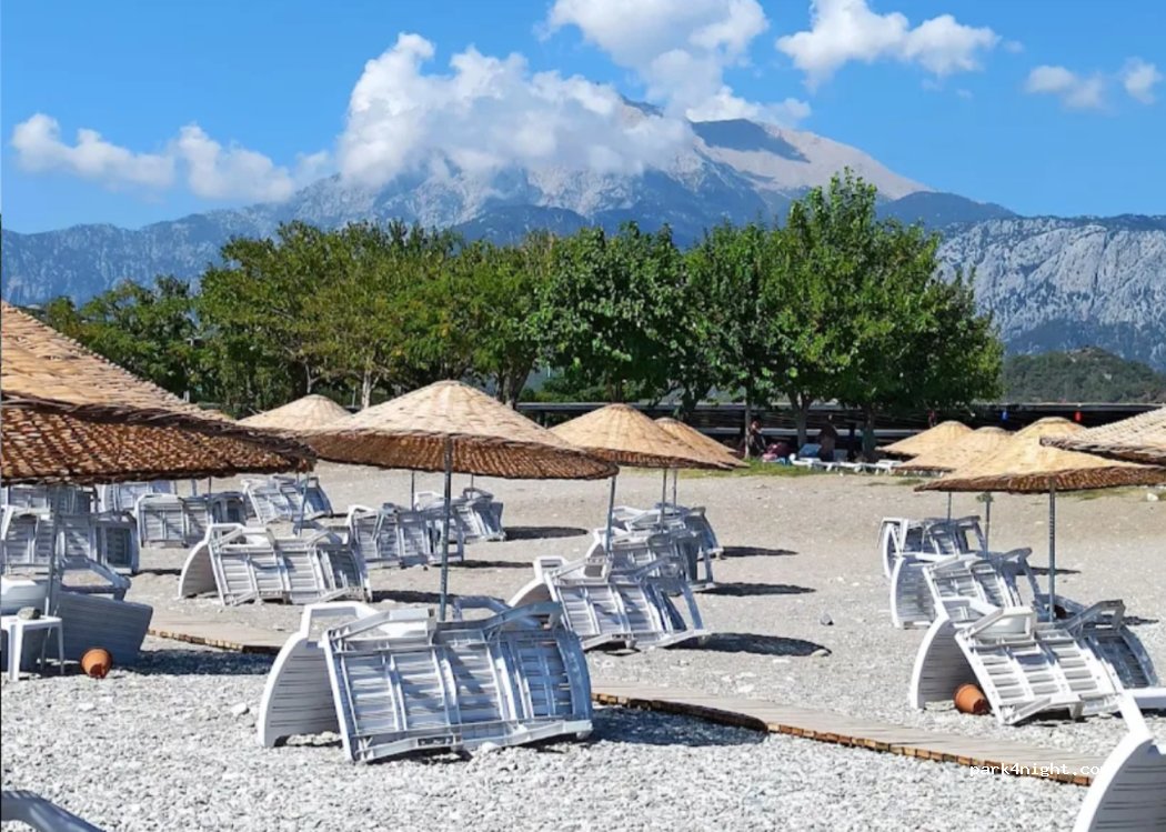 (07980) Kemer - No:8 Deniz Caddesi — foto