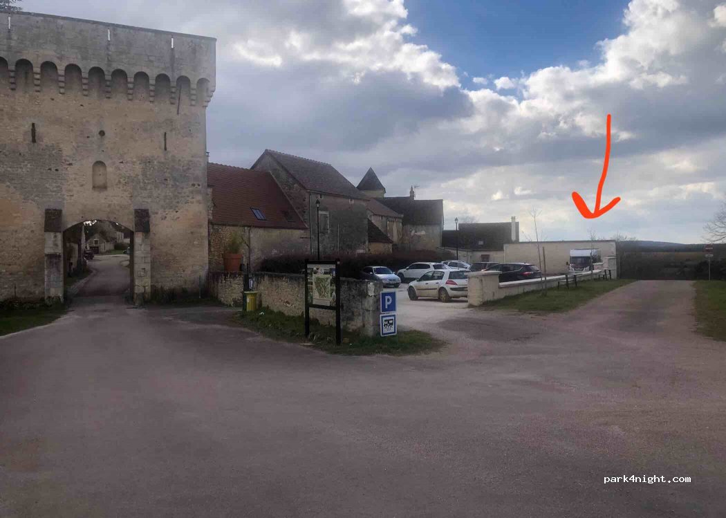(89560) Druyes-les-Belles-Fontaines - Rue de la Comtesse Mahaut — foto 2
