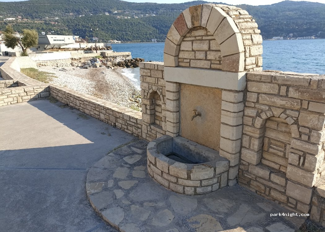 (831 00) Samos - 4 Sintagmatarchi Kefalopoulou — foto