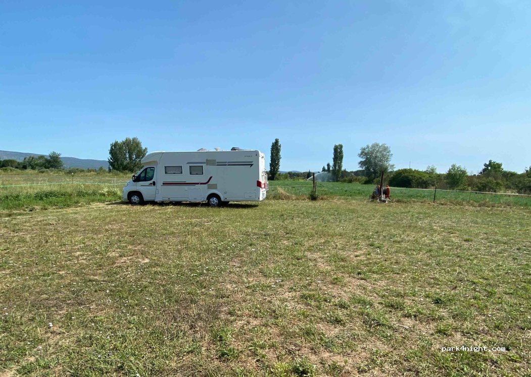 (13530) Trets - 1842 Route de Pourrières — foto