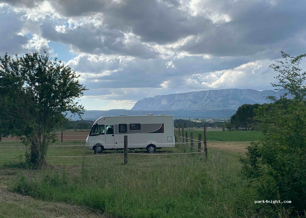 (13530) Trets - 1842 Route de Pourrières — foto 4