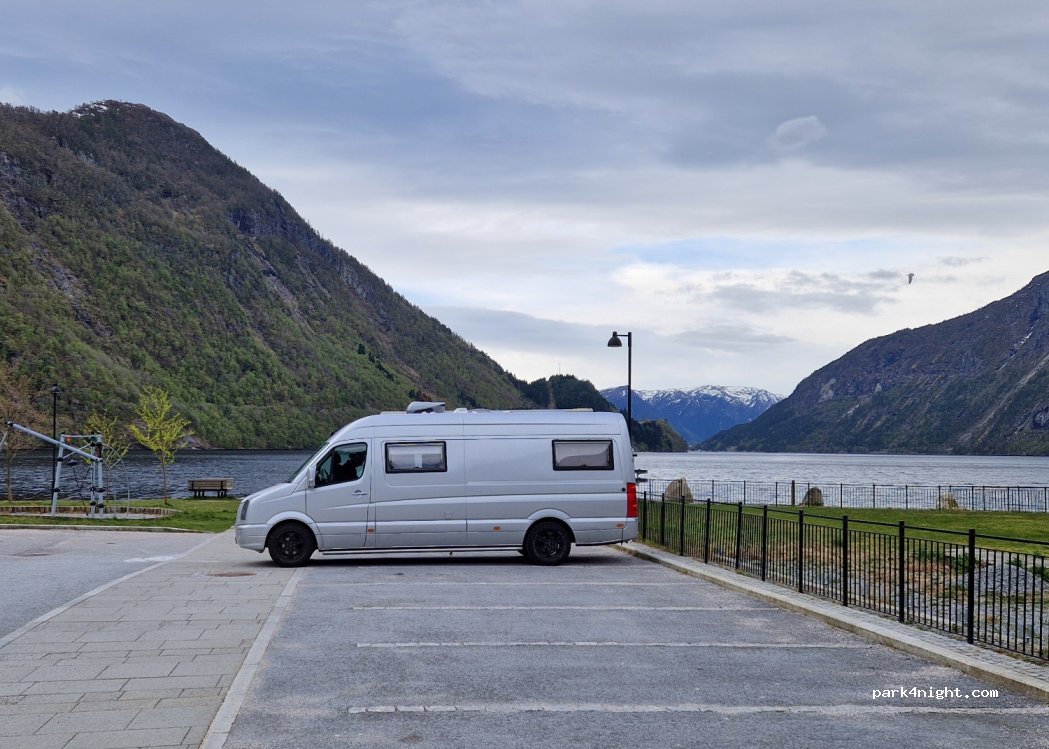 (6996) Vadheim - 9 Sankt Helenas Plass — foto 4