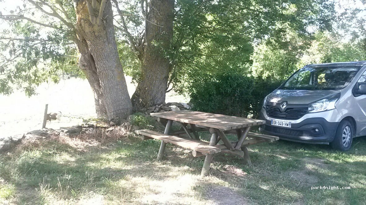 (03450) Chouvigny - Les Guillins — foto 4
