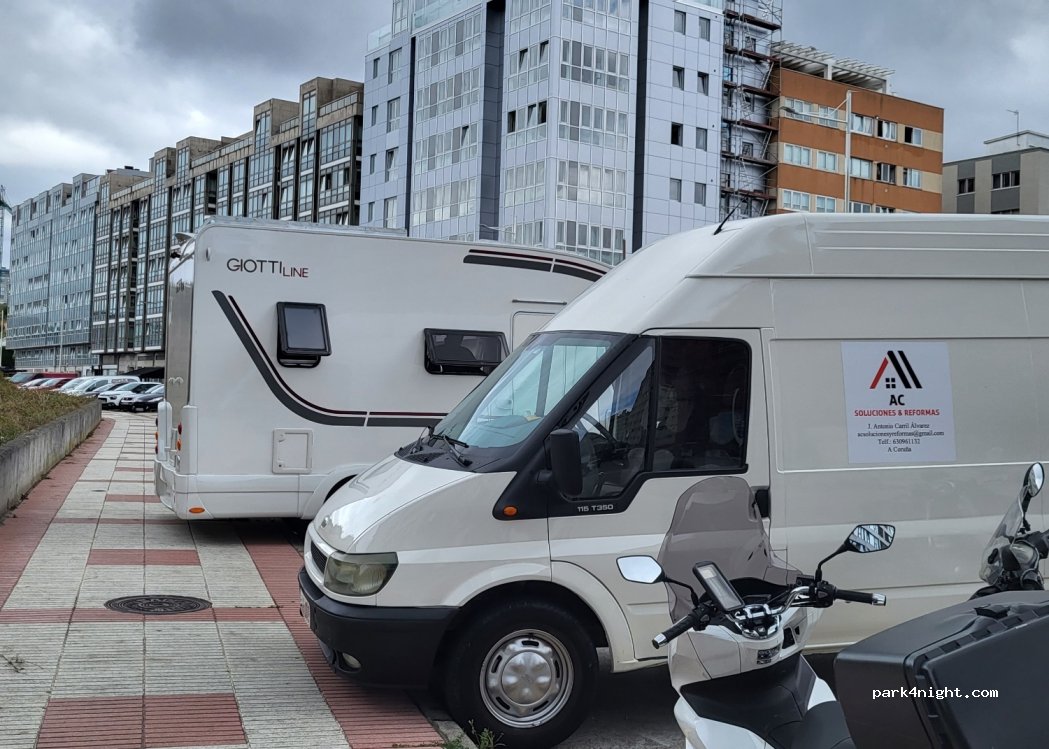 (15009) A Coruña - 3 Avenida de Lamadosa — foto