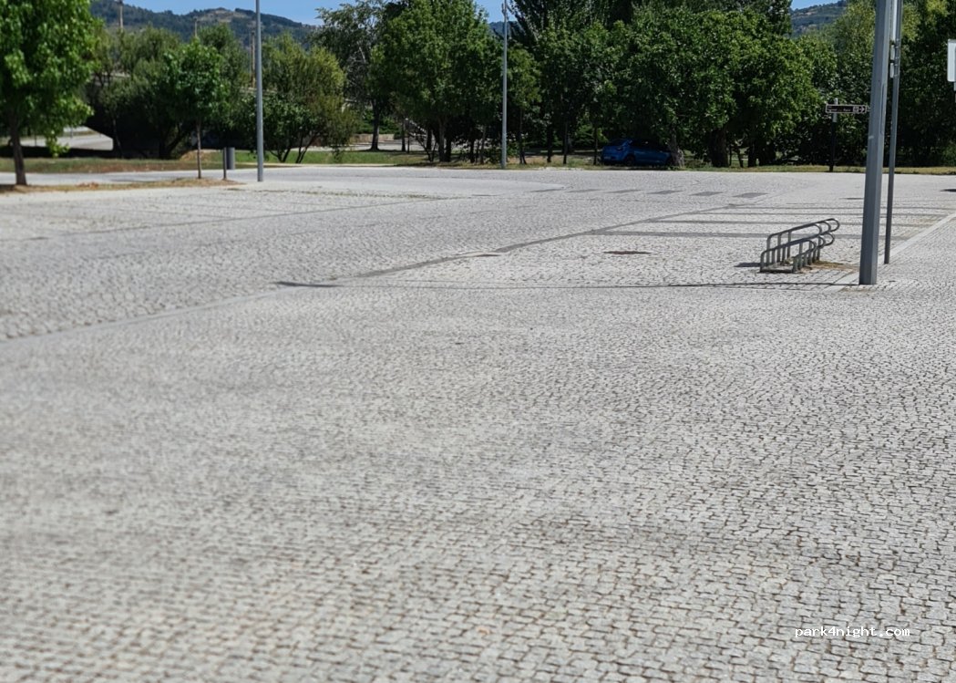 (5400-017) Chaves - 10 Avenida 5 de Outubro — foto 4