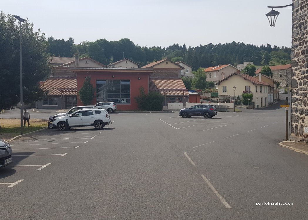(43340) Landos - 5 Place du Marche — foto