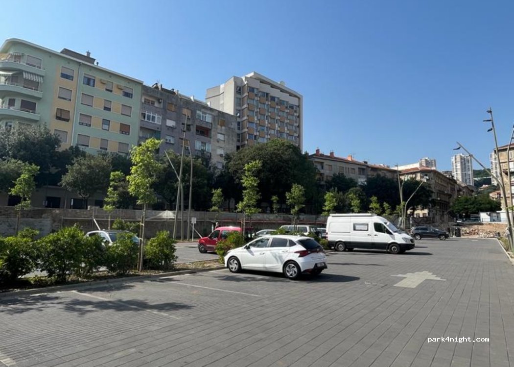 (51000) Rijeka - 1A Ulica Viktora cara Emina — foto