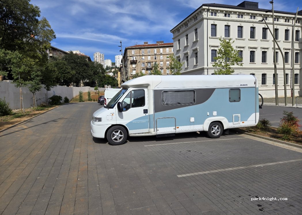 (51000) Rijeka - 1A Ulica Viktora cara Emina — foto 2