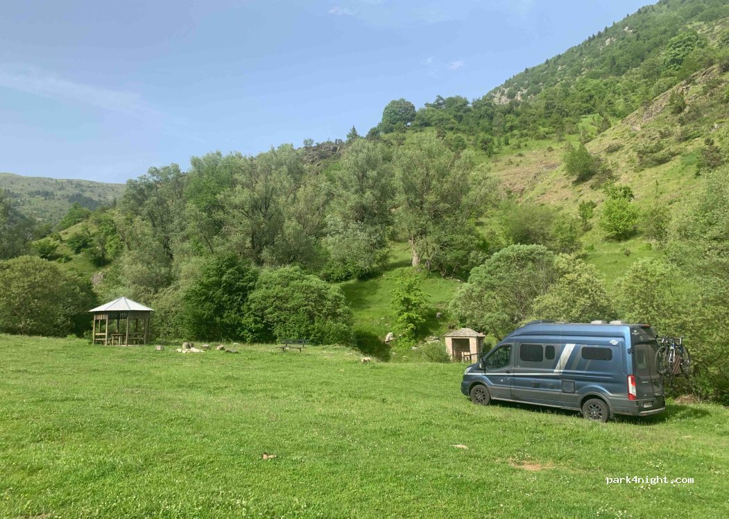 (420 36) Aspropotamos - Unnamed Road — foto