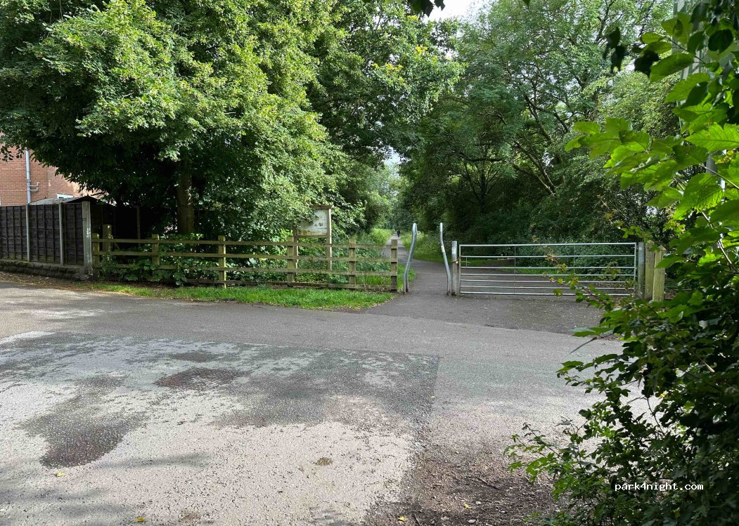 (SK6 7RJ) Marple - 13 Plane Tree Close — foto