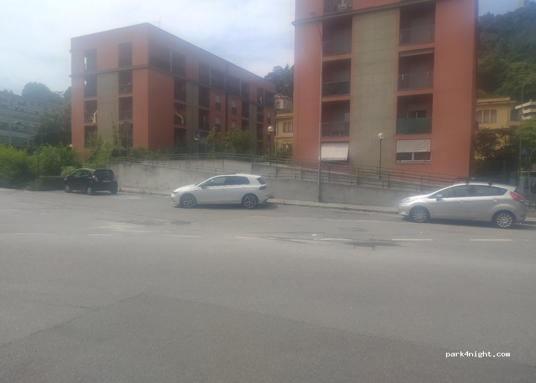 (22100) Como - 3 Via Carlo de Cristoforis — foto