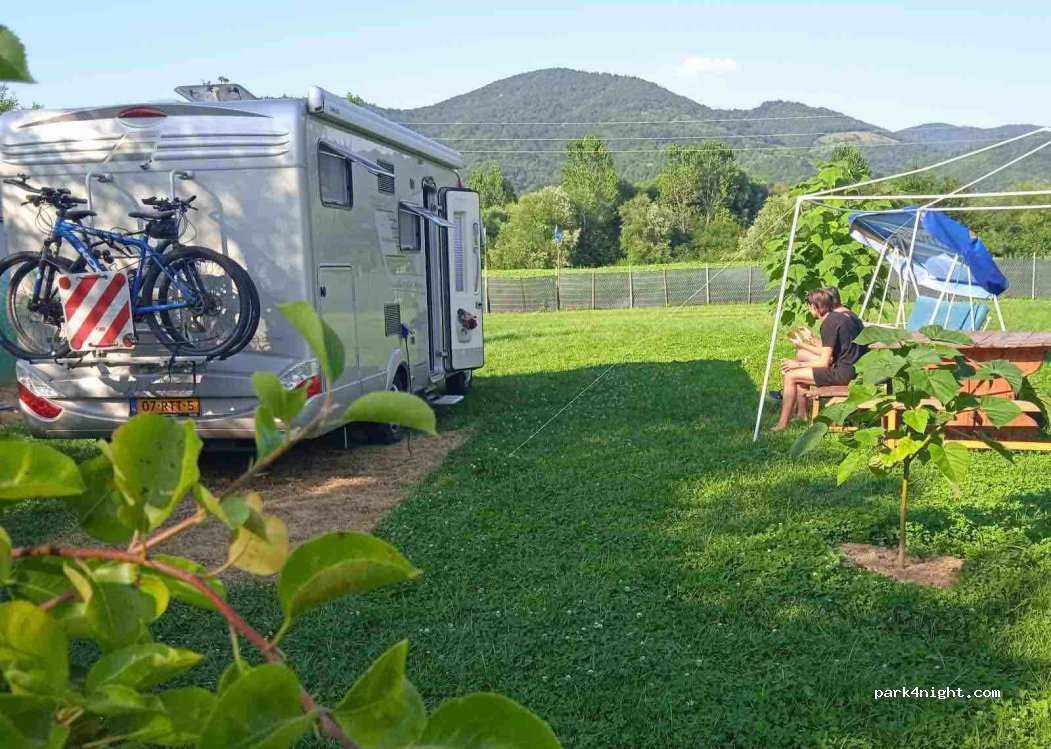Camping Green lawn/ Къмпинг Зелена морава — foto