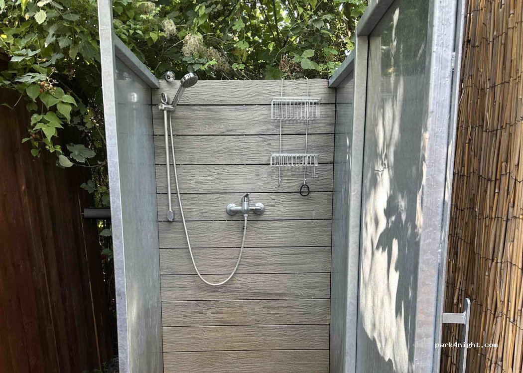 Huntry camp - garden — foto 5