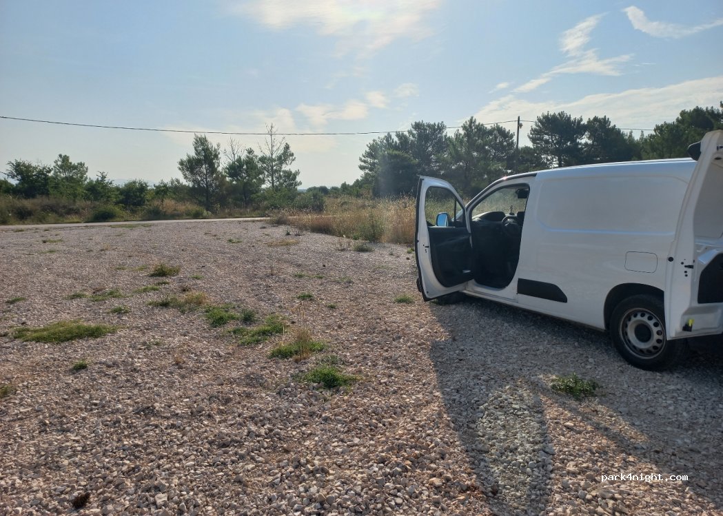 () Crno - Unnamed Road — foto