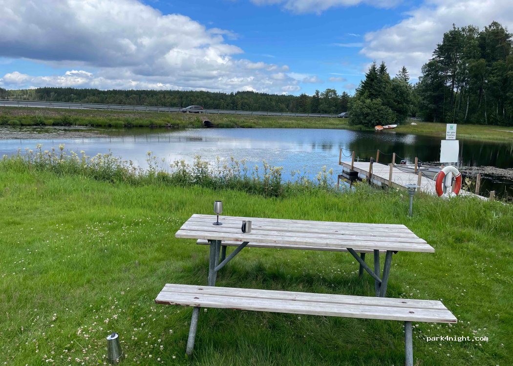 (523 91) Strängsered - Unnamed Road — foto