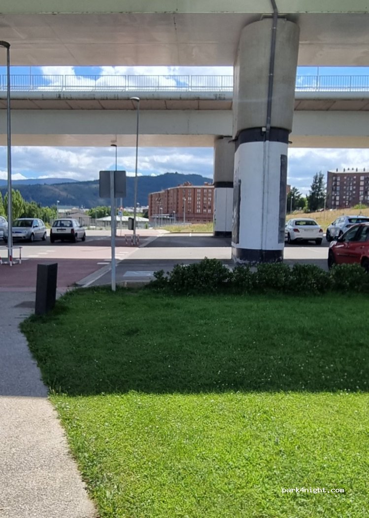 (24400) Ponferrada - 8 Plaza Poblado de Compostilla — foto 2