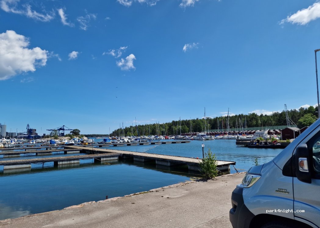 (613 35) Oxelösund - 13 Strandvägen — foto
