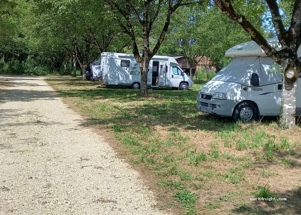 Aire des Châteaux En Périgord — foto 3