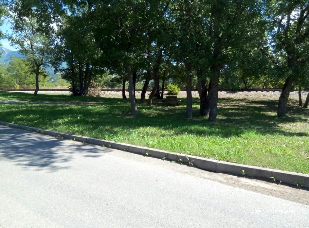 (04510) Aiglun - 463 Voie Impériale — foto 2
