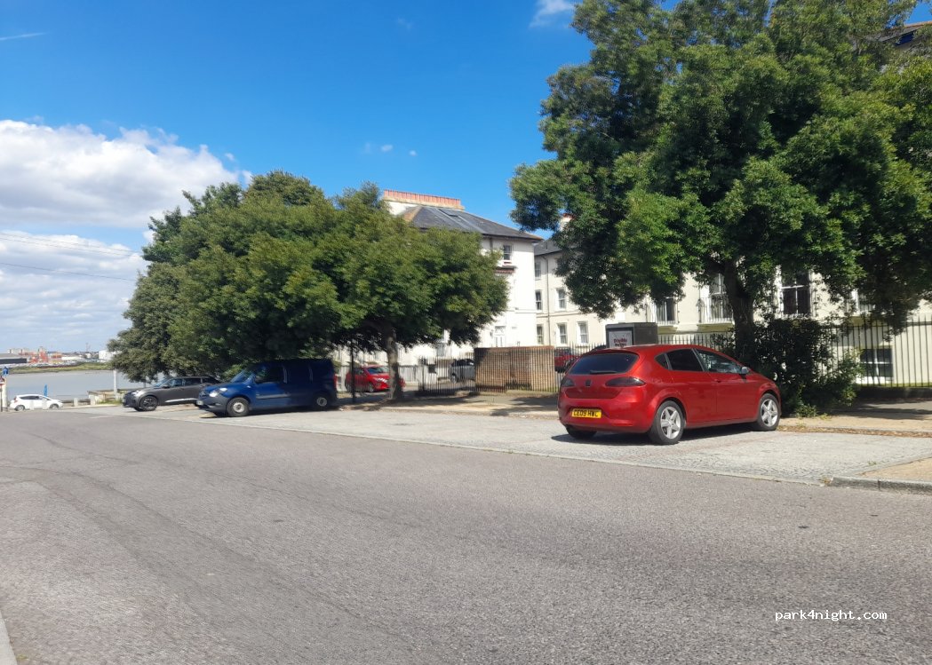 (DA11 9LX) Northfleet - 2-4 Lansdowne Square — foto 2