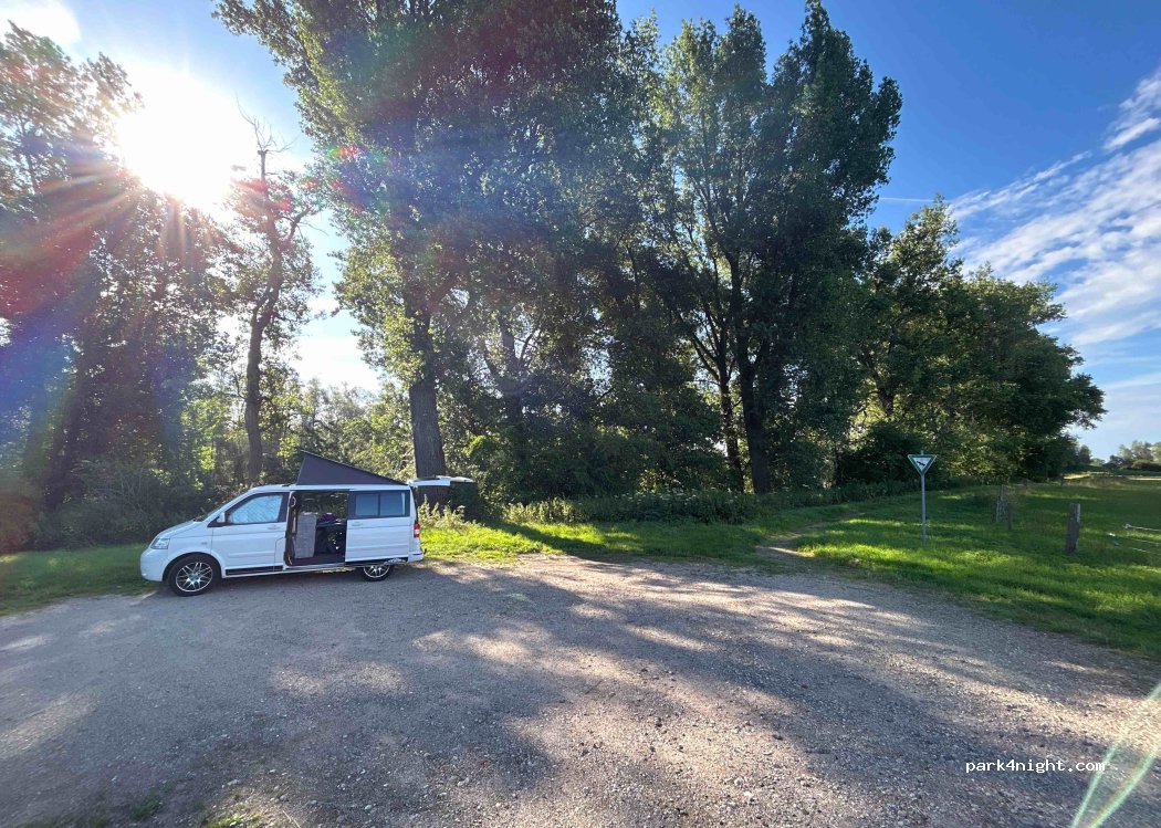 (46459) Rees - Unnamed Road — foto