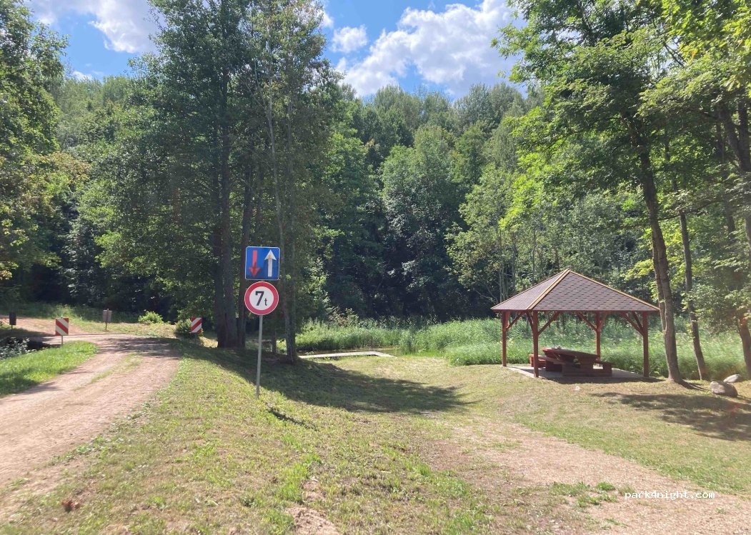 (5681) Kaļvi - Unnamed Road — foto