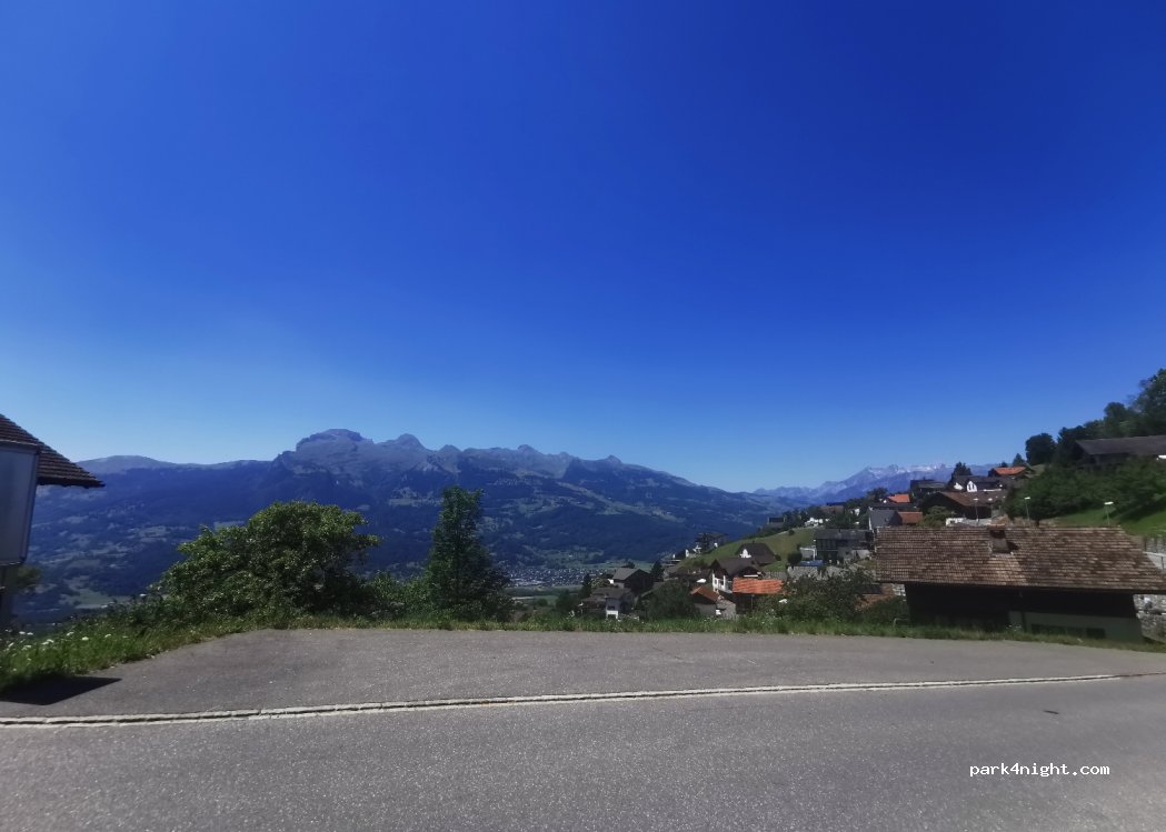 (9497) Triesenberg - 13 Schlossstrasse — foto