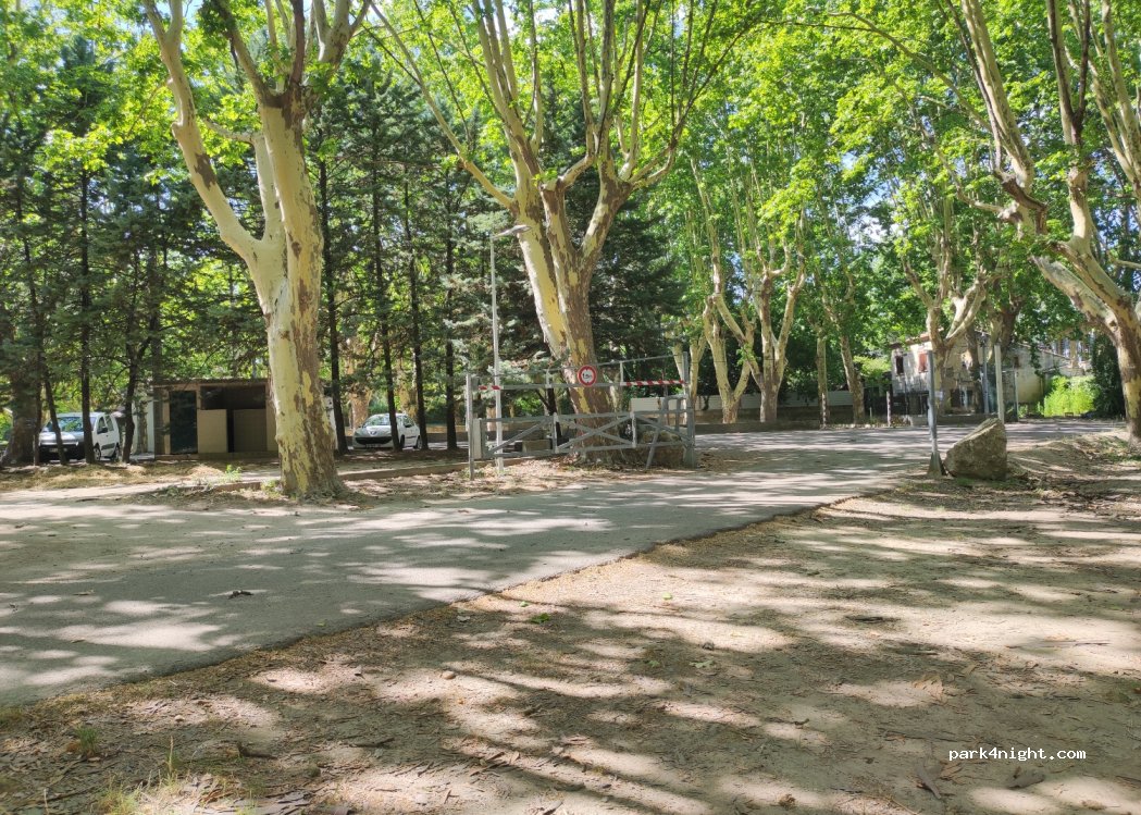 (30300) Beaucaire - 2 Allée du Casino — foto 3