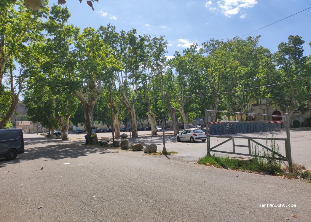 (30300) Beaucaire - 4 Avenue des Arènes — foto 3
