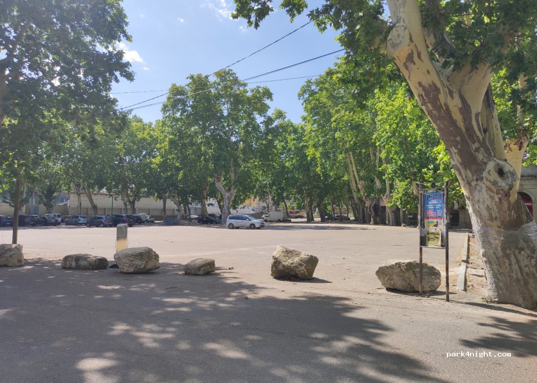 (30300) Beaucaire - 4 Avenue des Arènes — foto 4