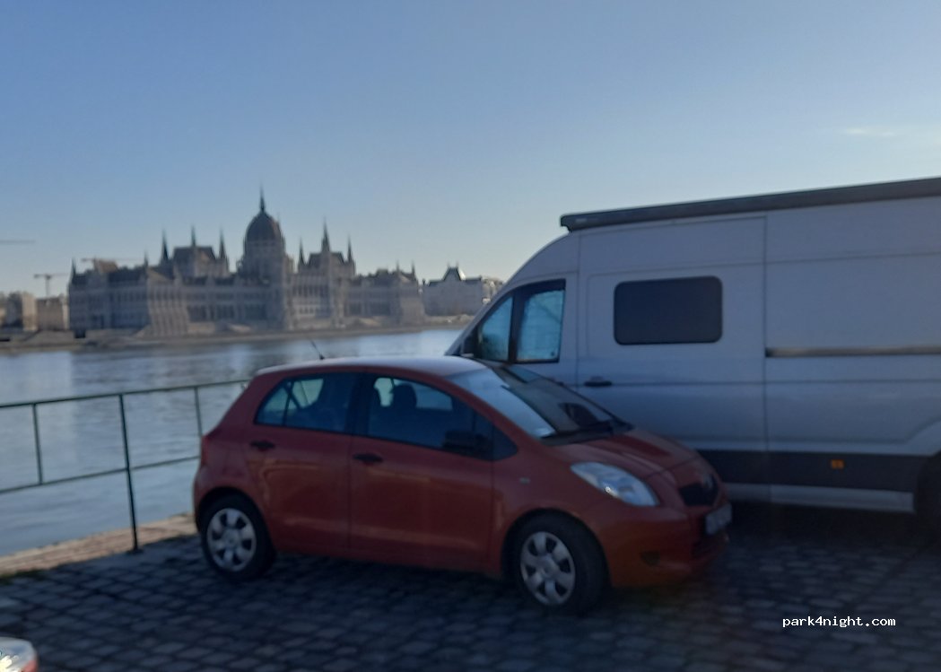 (1027) Budapest - 51 Bem rakpart — foto
