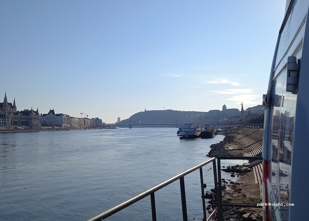 (1027) Budapest - 51 Bem rakpart — foto 2