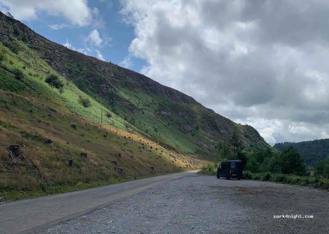 (LD6 5HS) Rhayader - Unnamed Road — foto