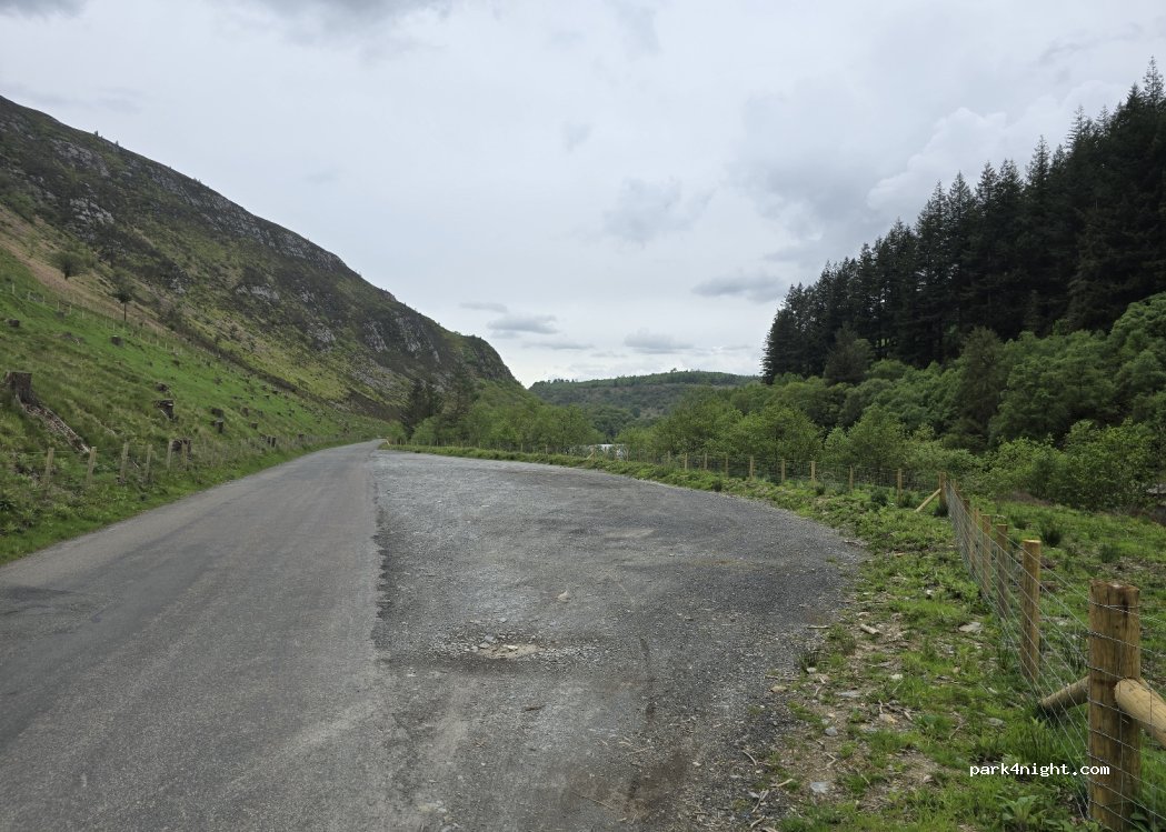 (LD6 5HS) Rhayader - Unnamed Road — foto 2